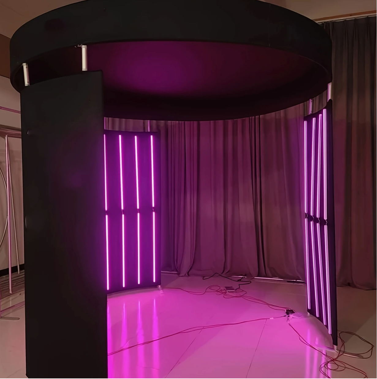 GlowTunnel™ 360 Enclosure – LED Light Wall Photo Booth Backdrop